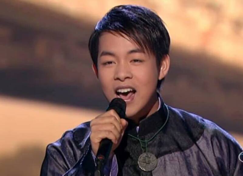 Quang Lê theo đuổi bolero và nhạc quê hương bằng chất giọng ngọt ngào, nhẹ nhàng, giàu cảm xúc. 