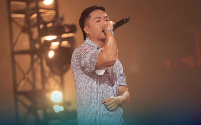 Người mới học rap nên bắt đầu từ nghe beat, đếm nhịp, viết lời ngắn và luyện flow chậm.