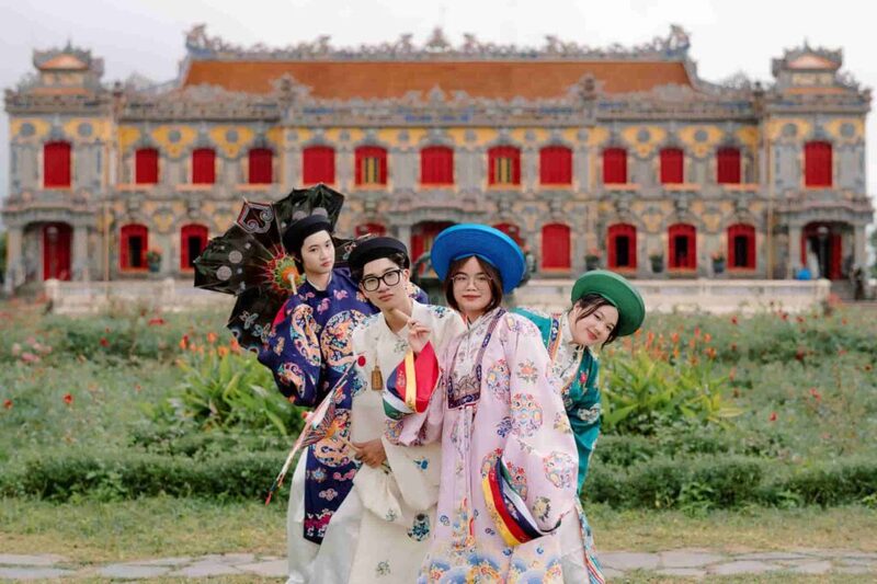Huế phù hợp với nhiều kiểu du khách, từ người yêu lịch sử đến người muốn nghỉ ngơi 