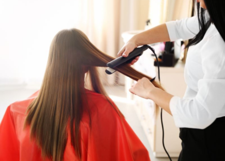 Duỗi tóc mất bao lâu? Thời gian làm tóc và cách giữ nếp lâu
